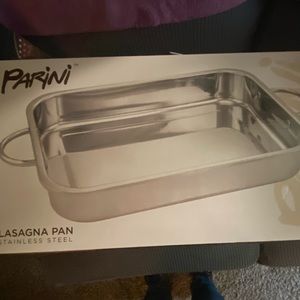 BNIB 9” x 13” LASAGNA PAN